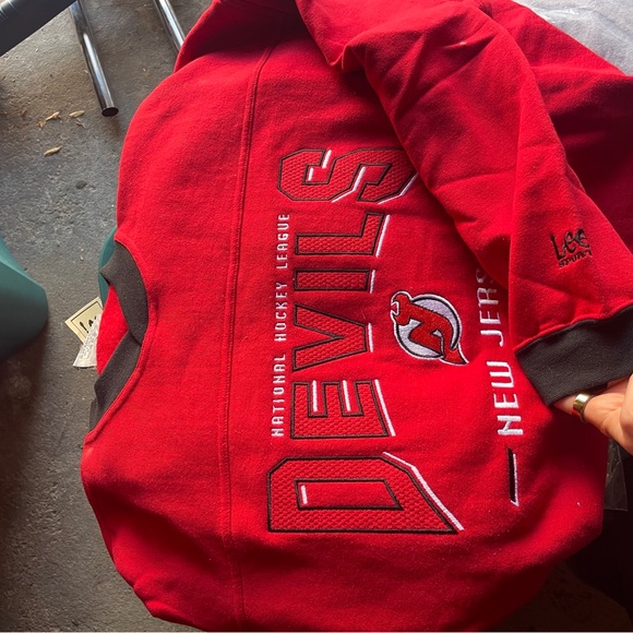 NJ DEVILS Lee Red Crewneck Sweater - Picture 4 of 6
